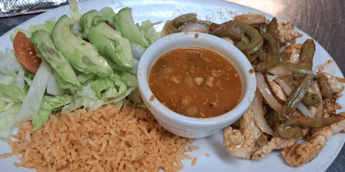 Nopales Con Pollo.